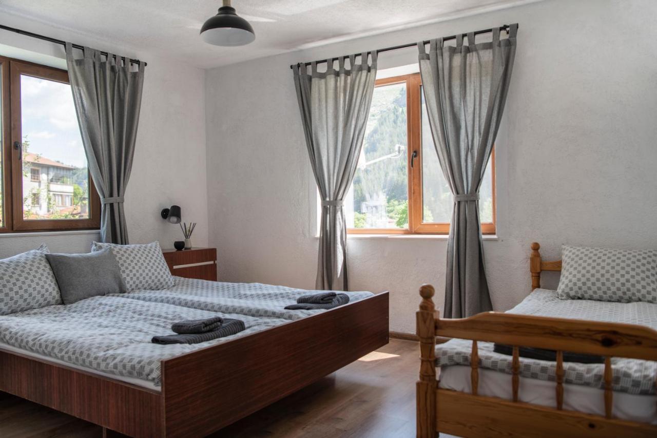 Къща До Гората Триград Vila Exterior foto